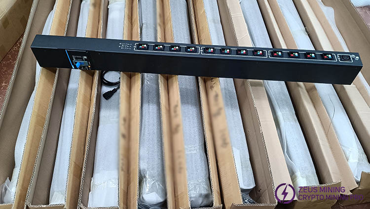 Antminer T21 PDU مع مقبس C13