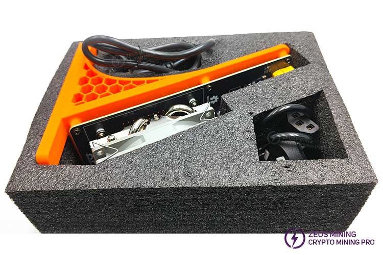 جهاز تعدين Bitaxe Nerd OCTAXE 9.6T، سولو منزلي جهاز تعدين Bitaxe Nerd OCTAXE 9.6T، سولو منزلي