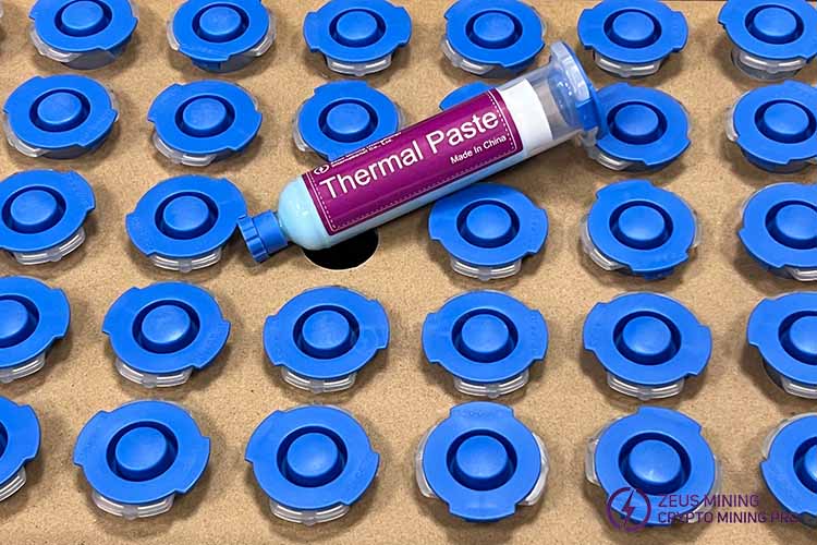 معجون شحم موصل للحرارة ٨ واط معجون شحم موصل للحرارة ٨ واط