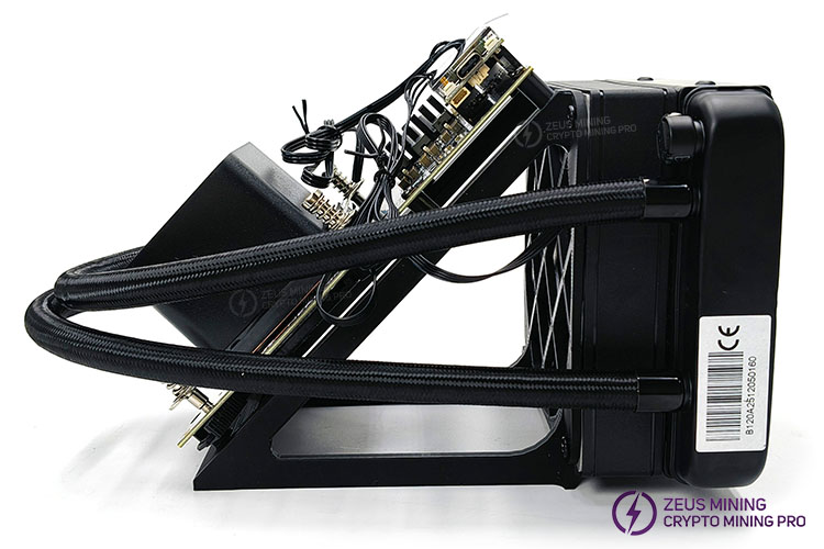 جهاز تعدين البيتكوين Bitsoloplayer NerdQaxe++ 4.8TH Hydro مع تبريد سائل جهاز تعدين البيتكوين Bitsoloplayer NerdQaxe++ 4.8TH Hydro مع تبريد سائل