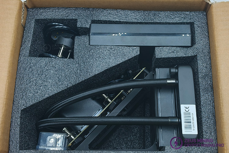 جهاز تعدين بيتكوين منزلي صغير NerdQaxe++ Rev 6.1 Hydro 6T جهاز تعدين بيتكوين منزلي صغير NerdQaxe++ Rev 6.1 Hydro 6T